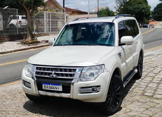 MITSUBISHI PAJERO FULL 3.2 HPE 4X4 16V TURBO INTERCOOLER DIESEL 4P AUTOMÁTICO